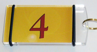 schlüsselanhänger messing-optik